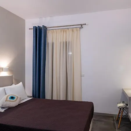 Dilion 2* Parikia (Paros)